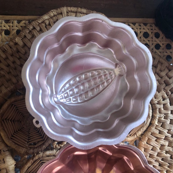 Set of Two Mini Vintage Copper Jello Molds - Picture 7 of 15